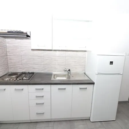 Ninetta With Terrace Apartman *